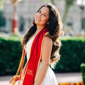 Meet your Posher, Daniela